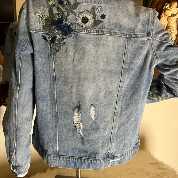 Forever 21 jean jacket - Picture 3 of 6